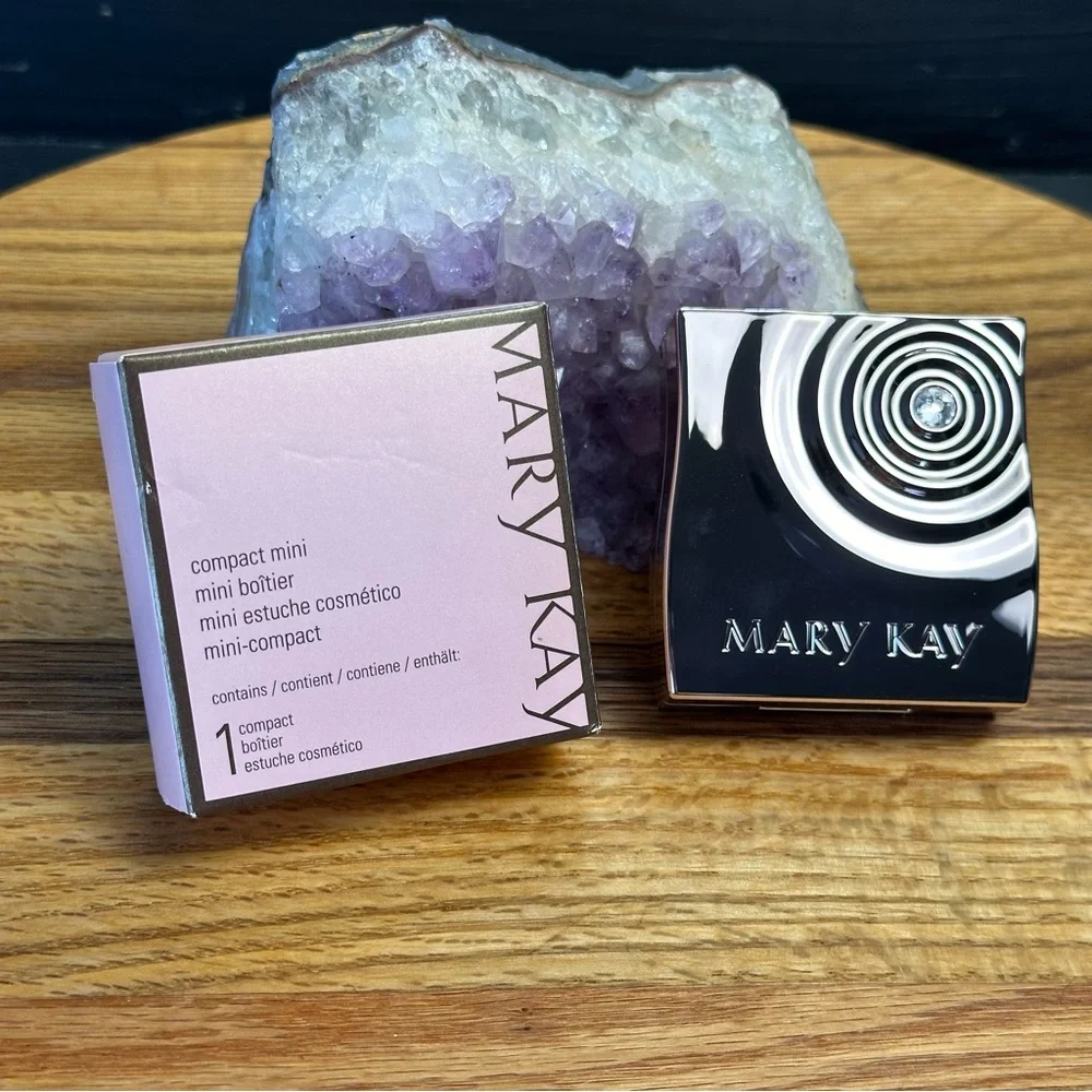 SILVER Limited Edition Mary Kay magnetic travel palette-metallic w/gem eyeshadow - Picture 1 of 6